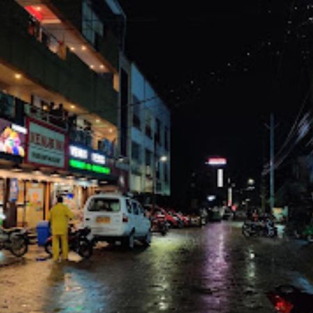 Hotel Venus Inn Bhubaneshwar ブバネーシュワル エクステリア 写真