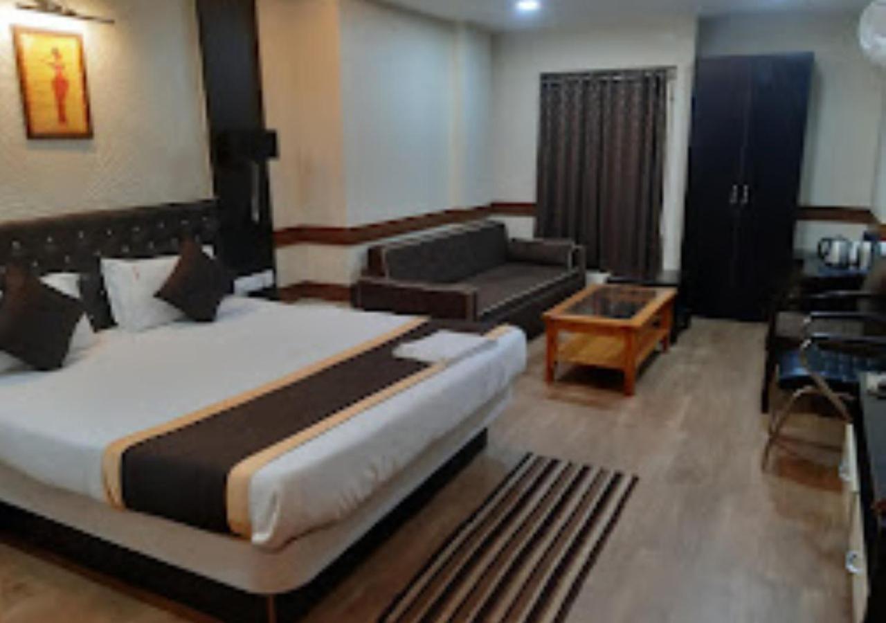 Hotel Venus Inn Bhubaneshwar ブバネーシュワル エクステリア 写真