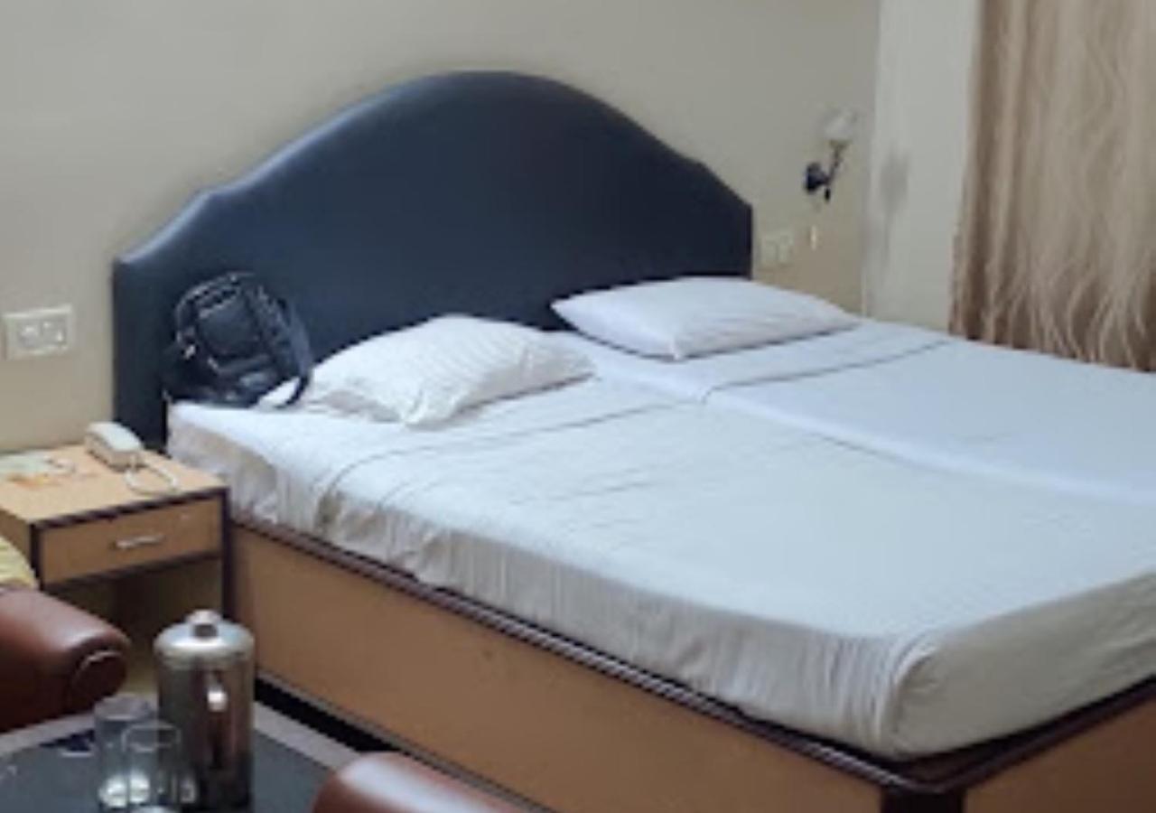 Hotel Venus Inn Bhubaneshwar ブバネーシュワル エクステリア 写真